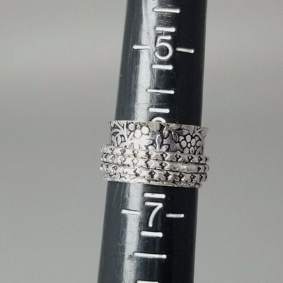 Vintage Wide Spinner Ring, Silver Tone Embossed Band, Size 6, Stacking Estate - Picture 4 of 9